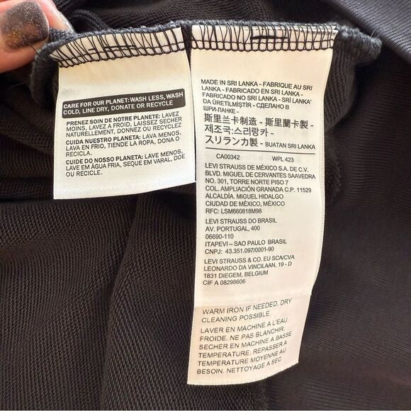 Levi's Men's Charcoal Crewneck Sweater - Picture 10 of 11